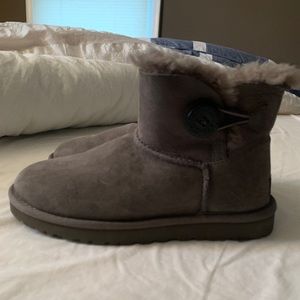 UGG MINI BAILEY BUTTON II BOOT